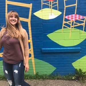 Meet your Posher, Lauren